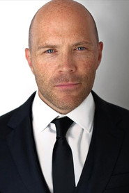 Josh Blacker isKommendant Goeth